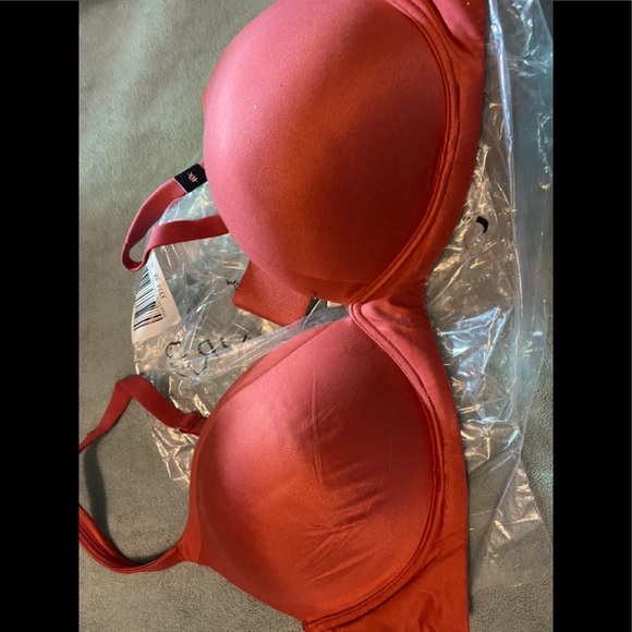 Victoria Secrets Bra - Picture 1 of 2